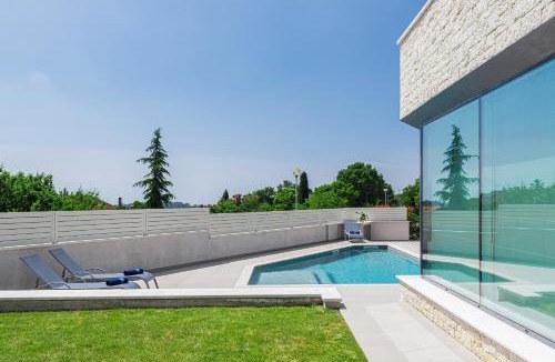 Vrvari Villa | Anni