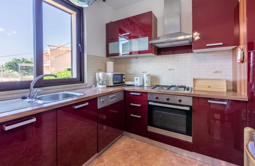 Supetarska Draga Apartment | Apartments Ljiljana (65671-A1) - Supetarska Draga - island Rab