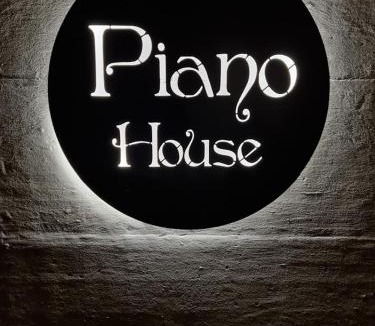 Alba Iulia Apartment | Apartament TRAVEL la casa PIANO HOUSE,cu parcare