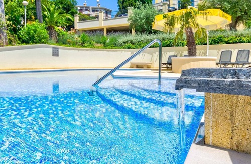 Crikvenica Apartment | Apartement with outdoor pool and breakfast