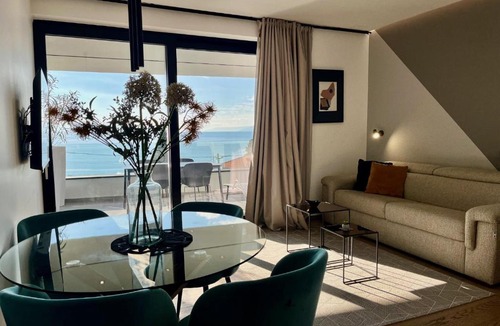 Sarsoni Apartment | Aparthotel Villa V with pool and parking