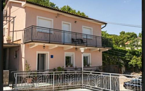 Bregi Apartment | Apartman Bregi*