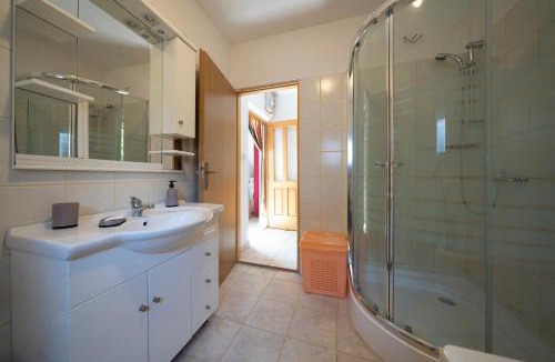 Gornji Karin Apartment | Apartman Ema