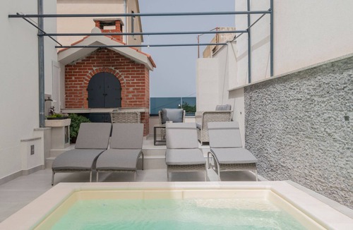 Bidol Apartment | Apartman Fortuna pool-Makarska by Villas Guide