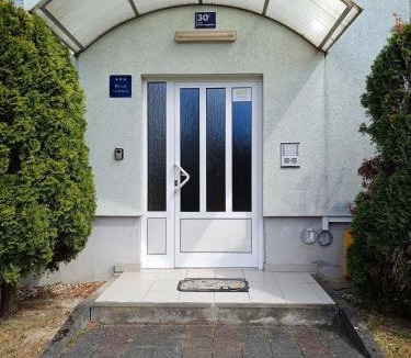 Sesvete Apartment | Apartman H