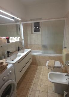 Cove Murtar Apartment | Apartman Helena 2 Prostrani apartman s 2 spavaće sobe,2 kupaonice ,terasa i parking