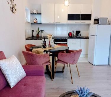 Benkovac Apartment | Apartman Josy with gorgeous garden