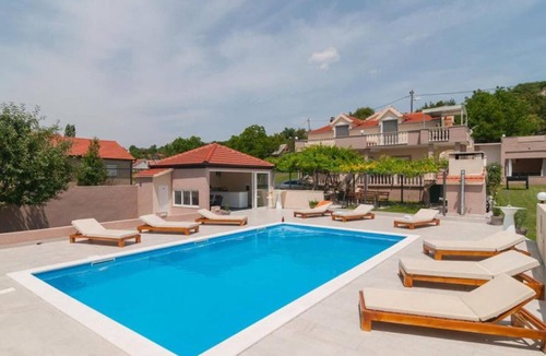 Sinj Apartment | Apartman Marendić - Three Bedroom Apartment