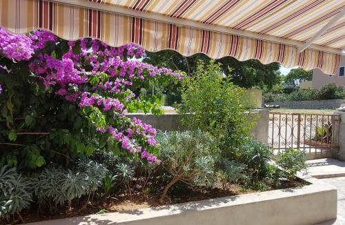 Nerezine Apartment | Apartman Mi