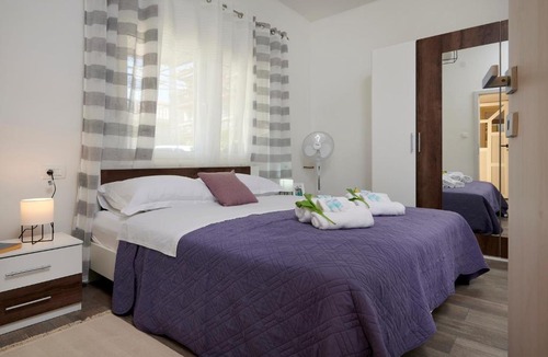 Trogir Apartment | Apartman Mila