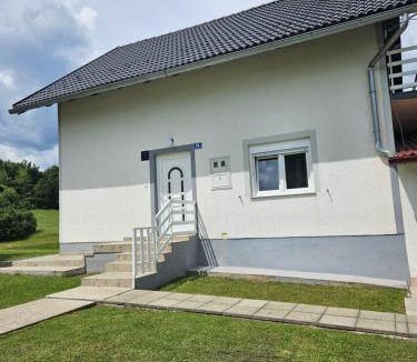 Smoljanac House | Apartman Mile - Holiday house