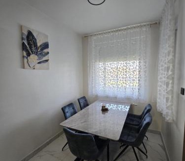 Slavonski Brod Apartment | Apartman STRONG 2