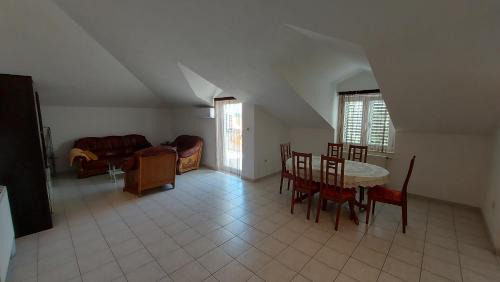 Kastela Apartment | Apartmani Galiot