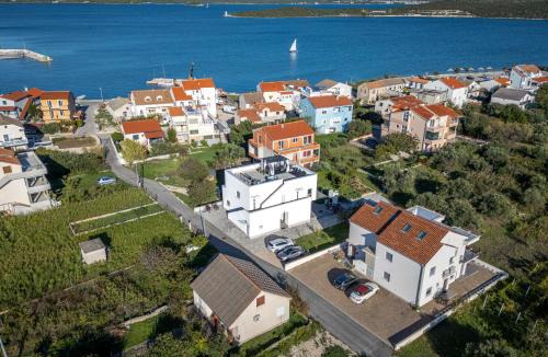 Betina Apartment | Apartmani Hiza i Vila