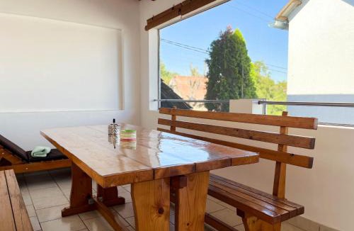 Kutina Apartment | Apartmani MOSLAVINA i parking