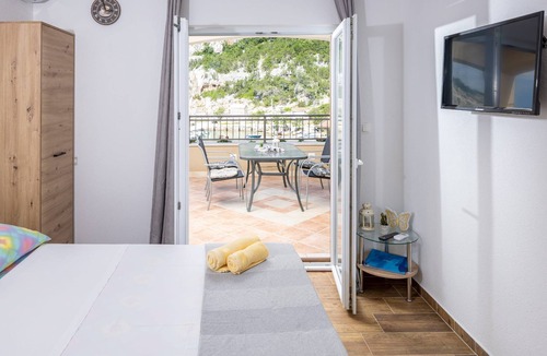 Zastrazisce Apartment | Apartments Serzane (98861-A6) - Zastrazisce - island Hvar