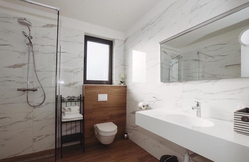Turanj Apartment | APARTMENT 1 Villa Stella Deluxe with a heated swimming pool, jacuzzi, sauna and BBQ