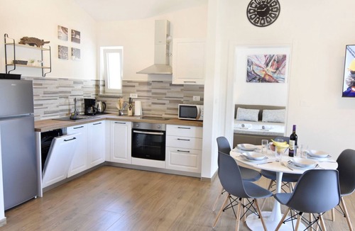 Cepljani Apartment | Apartment 2 in einer neuen Villa mit Pool in ruhiger Lage by Interhome