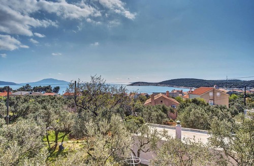 Martinscica Apartment | Apartment 2440/244325 (Kvarner - Martinšćica), 200m from the beach