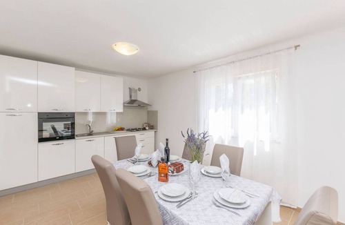 Zemunik Donji Apartment | Apartment ∙ 3 bedrooms ∙ 8 guests