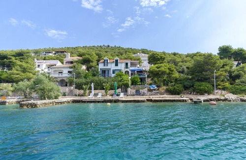 Kaprije Apartment | Apartment ∙ 3 bedrooms ∙ 5 guests