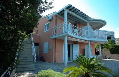 Lukovo Apartment | Apartment a 45sqm, unobstructed sea view, about 150m to the sea