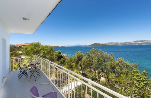 Dubrava Apartment | Apartment Alenka 1 - Beachfront accommodation