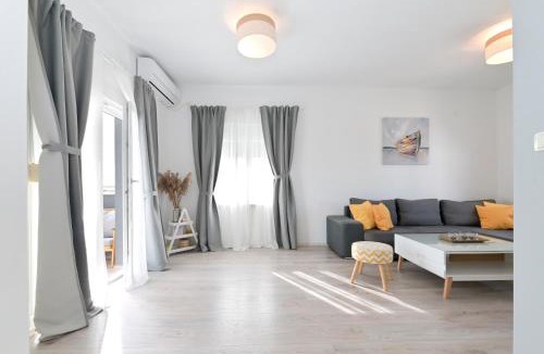 Sukosan Apartment | Apartment Amelie - with pool and sauna!