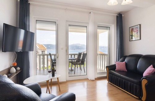 Slatine Apartment | Apartment Anđa by Interhome