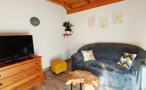Veljun Primorski Apartment | Apartment and room Babe Mare