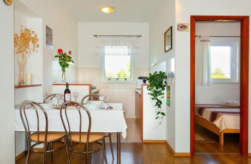 Milohnici Apartment | Apartment Andjelka by Interhome