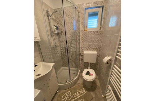 Bristane Apartment | Apartment Ante - One Bedroom Apartment with Terrace and Garden View