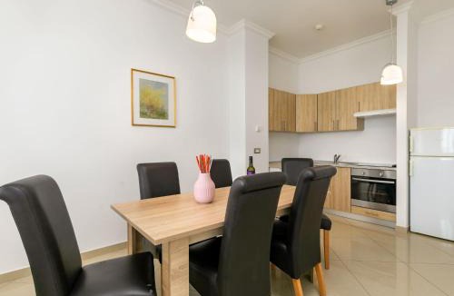 Novigrad Apartment | Apartment Aparthotel Rotonda Inn-2 by Interhome