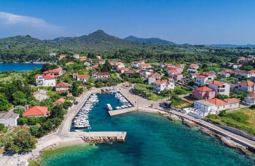 Batalaza Apartment | Apartment Apartmani Nataša (77481-A1) - Ugljan