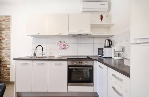 Ljubac Apartment | Apartment "Apartment A1" beachfront