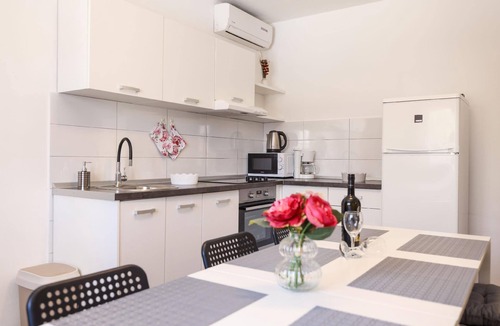 Ljubac Apartment | Apartment "Apartment A1" beachfront