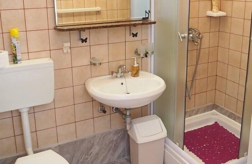 Klenovica Apartment | Apartment B Klenovica, 50m from the sea, on the first floor, overlooking the sea