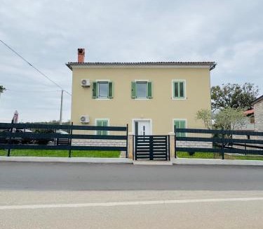 Fiorini Apartment | Apartment Beatus
