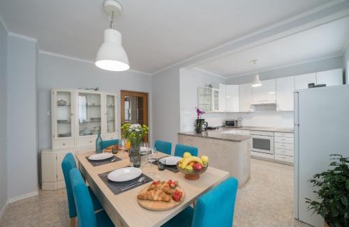 Zambratija Apartment | Apartment Bella