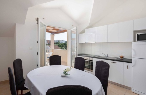 Sevid Apartment | Apartment Bella Vista - Three Bedroom Apartment with Terrace and Sea View(A6)