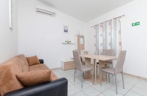 Podglavica Apartment | Apartment Brnabic (57461-A1) - Rogoznica