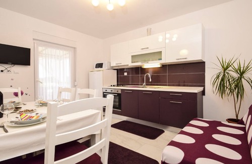 Zaton Apartment | Apartment by the sea