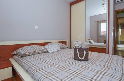 Veli Iz Apartment | Apartment Captain's Villa in Iž/Iž Veli - 7 persons, 3 bedrooms