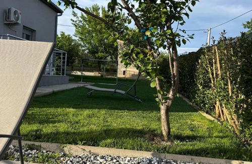 Zemunik Donji Apartment | Apartment Cherry Garden