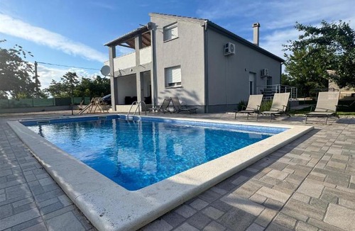 Zemunik Donji Apartment | Apartment Cherry Garden