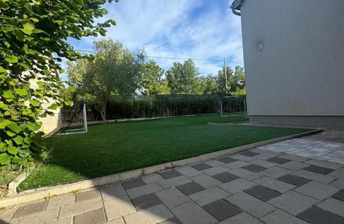 Zemunik Donji Apartment | Apartment Cherry Garden