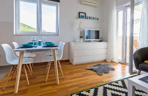 Klenovica Apartment | Apartment Cvit 1 by Interhome