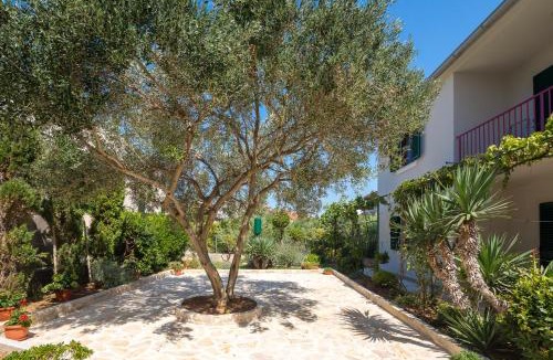 Betina Apartment | Apartment DUBA