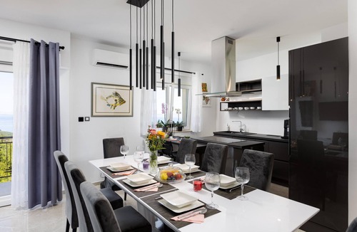 Sarsoni Apartment | Apartment First Mary