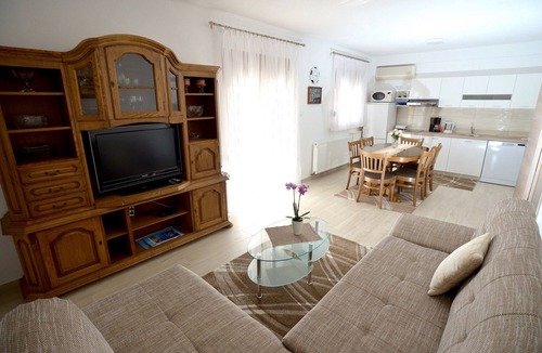 Vir Apartment | Apartment for 4-6 persons | Air conditioning, satellite TV, internet, BBQ